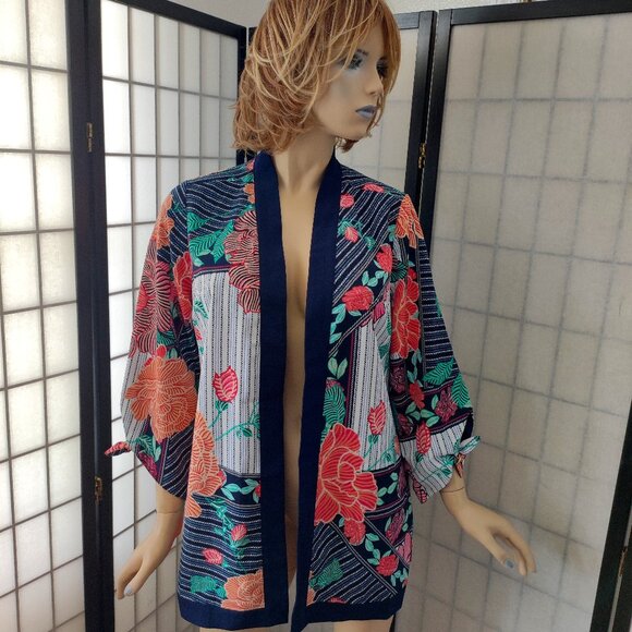 Chico's Kimono Jacket Top Vibrant Floral Print Multi-Color Sz 1 With Tie Sleeve - Picture 1 of 8